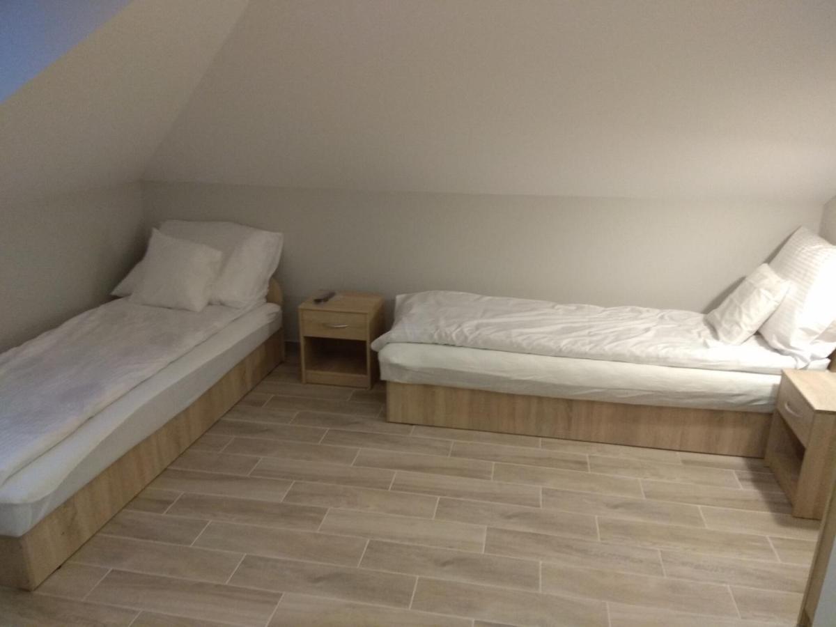 ウッチ Bb Consul Bed & Breakfast エクステリア 写真